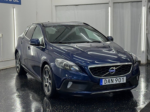 Volvo V40 Cross Country 3 of 20