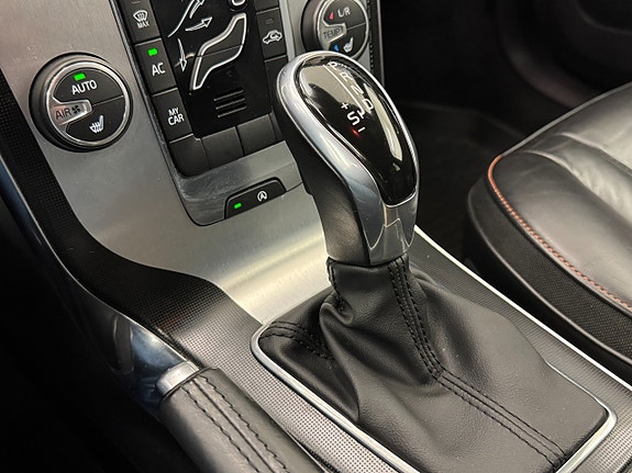 Volvo V40 Cross Country 10 of 20