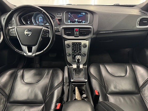 Volvo V40 Cross Country 18 of 20