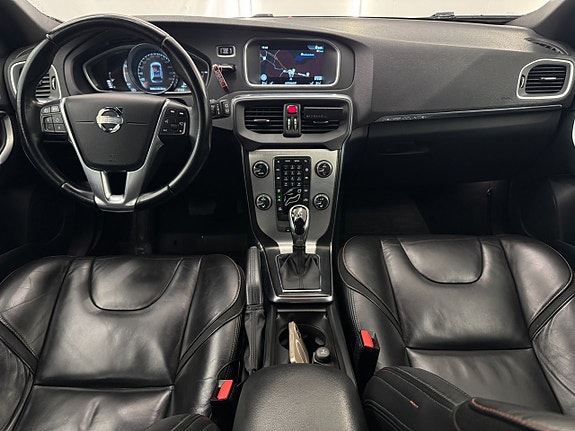 Volvo V40 Cross Country 14 of 20