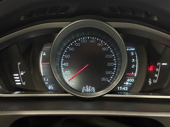 Volvo V40 Cross Country 9 of 20