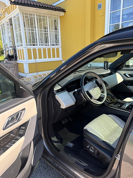 Land Rover Range Rover Velar 5 of 5