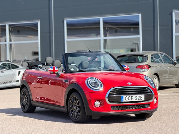 MINI Cooper 4 of 5