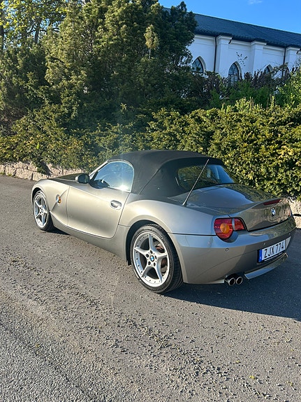 BMW Z4 2 of 5