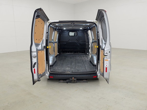 Ford Transit Custom 12 of 26