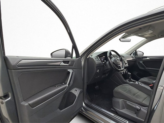 Volkswagen Tiguan 11 of 30