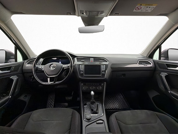 Volkswagen Tiguan 13 of 30