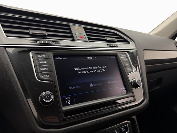 Volkswagen Tiguan 19 of 30