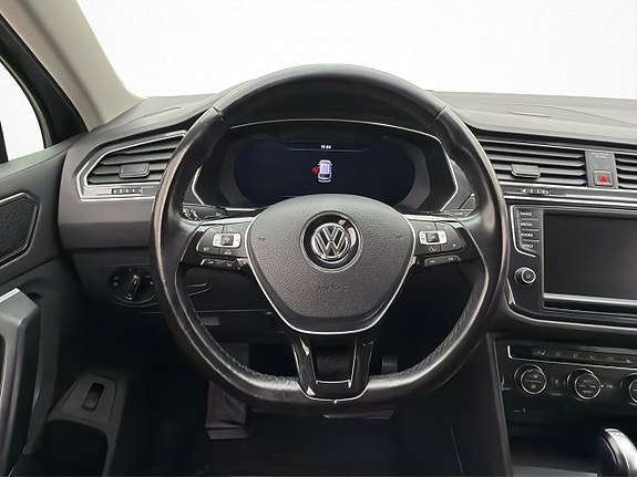 Volkswagen Tiguan 14 of 30