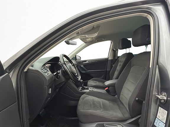 Volkswagen Tiguan 12 of 30
