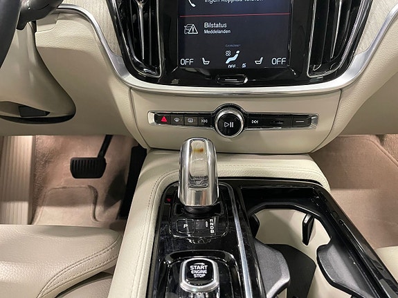 Volvo V60 11 of 23