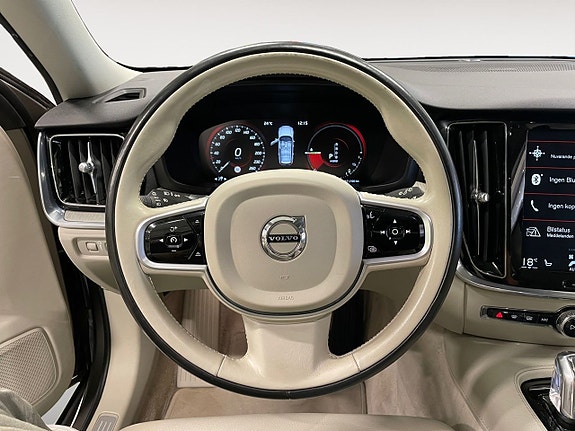 Volvo V60 13 of 23