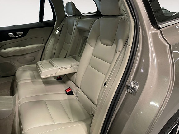 Volvo V60 14 of 23