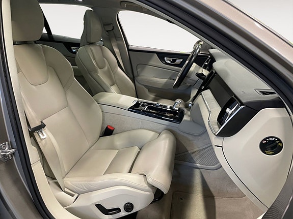 Volvo V60 15 of 23