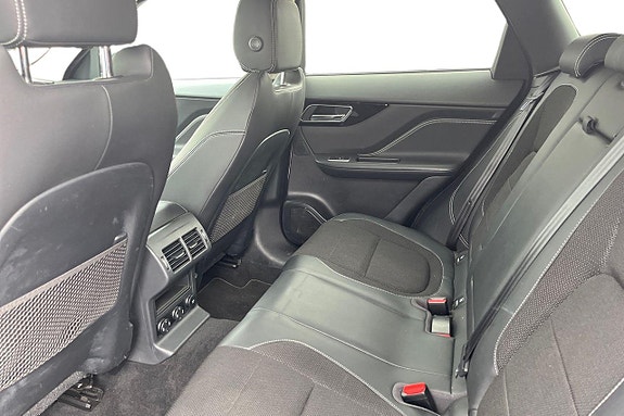 Jaguar F-PACE 21 of 25