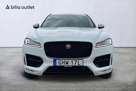 Jaguar F-PACE 9 of 25