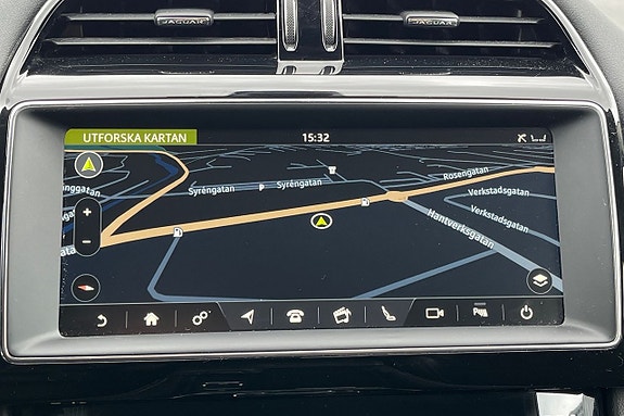 Jaguar F-PACE 16 of 25