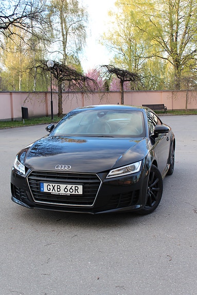 Audi TT 3 of 5