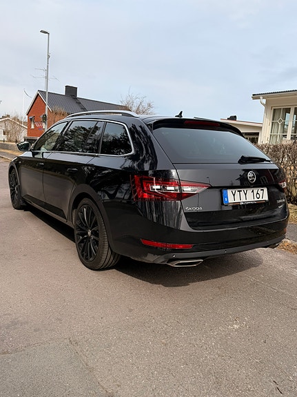 Skoda Superb 4 of 5