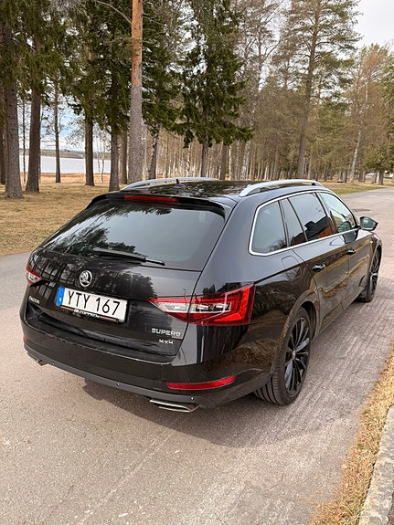 Skoda Superb 3 of 5