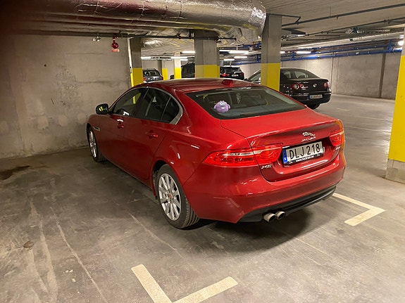 Jaguar XE 4 of 11
