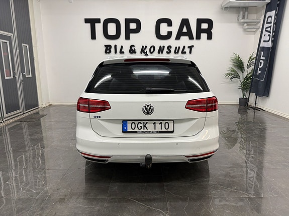 Volkswagen Passat 2 of 5