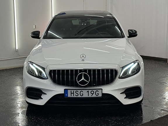 Mercedes-Benz E220 d 2 of 5