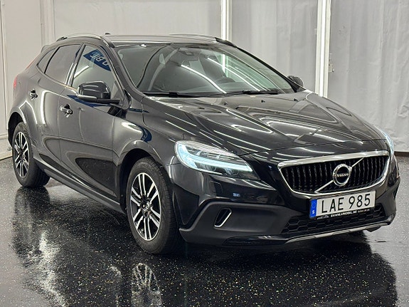 Volvo V40 Cross Country 3 of 18