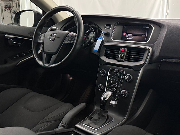 Volvo V40 Cross Country 18 of 18