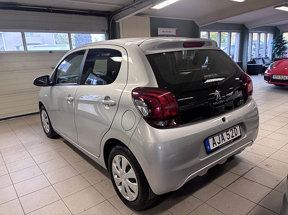 Peugeot 108 2 of 5