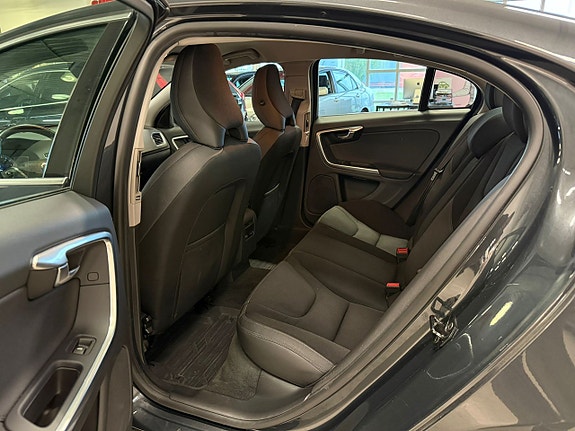 Volvo S60 19 of 21