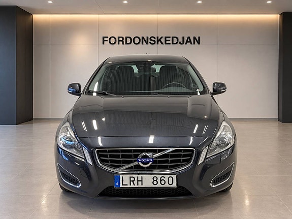 Volvo S60 2 of 18