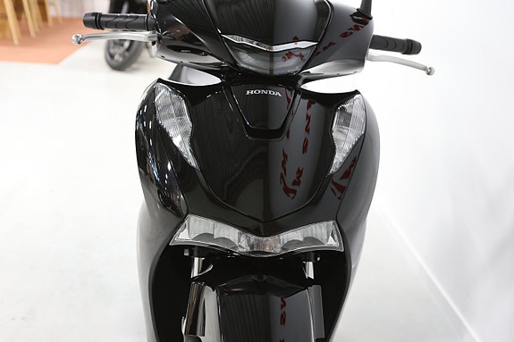 Honda SH 150 A 4 of 9