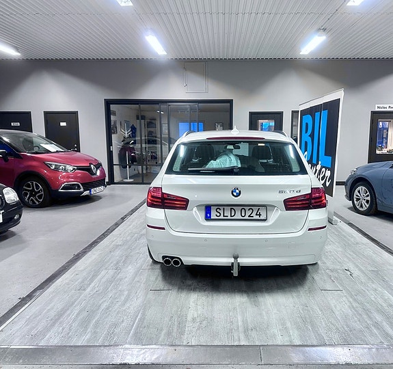 BMW 520d 3 of 4
