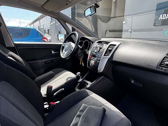 Kia Venga 11 of 14