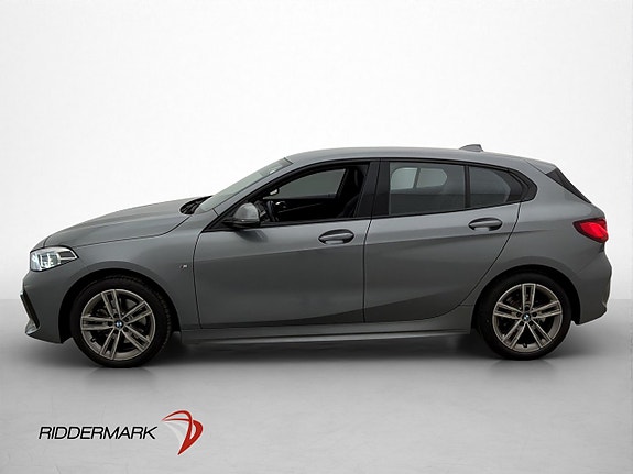 BMW 118i 4 of 5