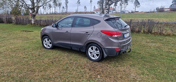Hyundai ix35 2 of 5