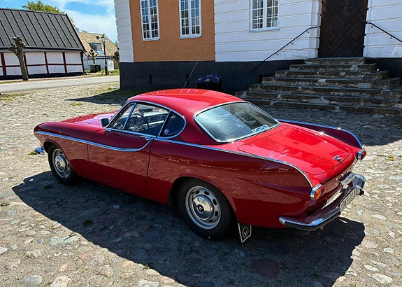 Volvo P1800 3 of 5