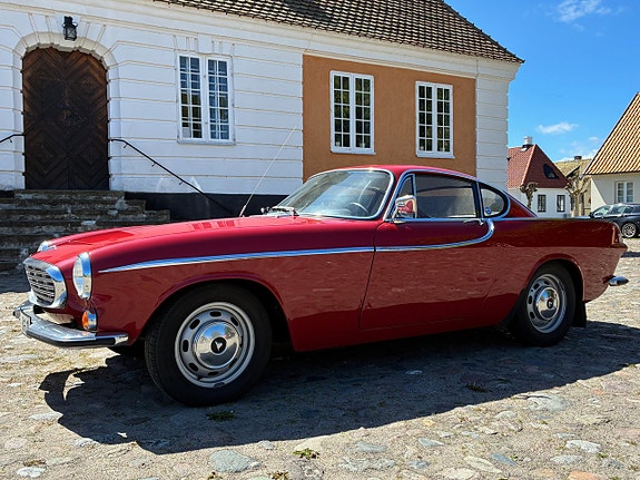 Volvo P1800