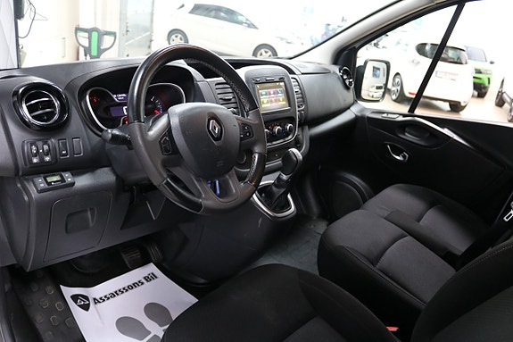 Renault Trafic 7 of 29
