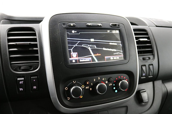 Renault Trafic 12 of 29