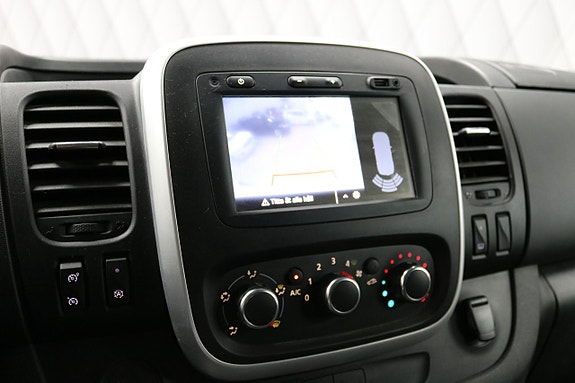 Renault Trafic 11 of 29