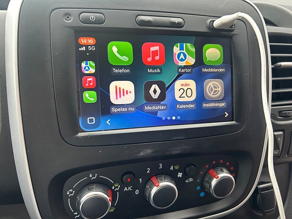 Renault Trafic 29 of 29