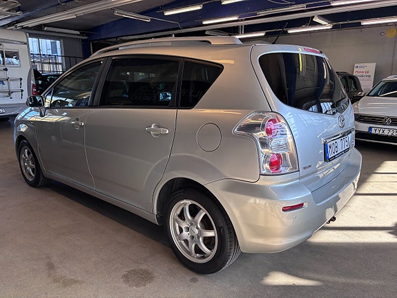 Toyota Corolla Verso 6 of 24