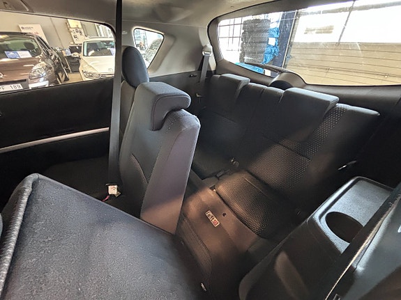 Toyota Corolla Verso 16 of 24