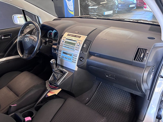 Toyota Corolla Verso 15 of 24