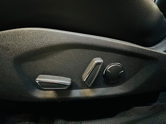 Ford Mondeo 22 of 24