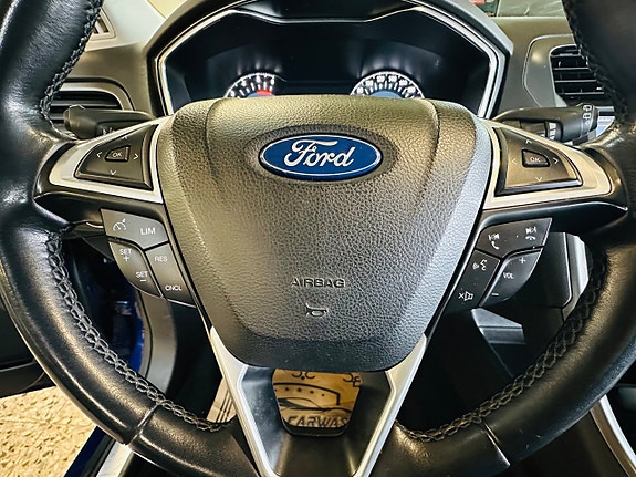 Ford Mondeo 19 of 24