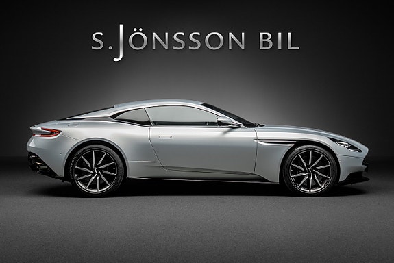 Aston Martin DB11 5 of 5