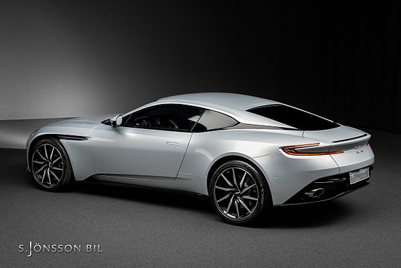 Aston Martin DB11 2 of 5